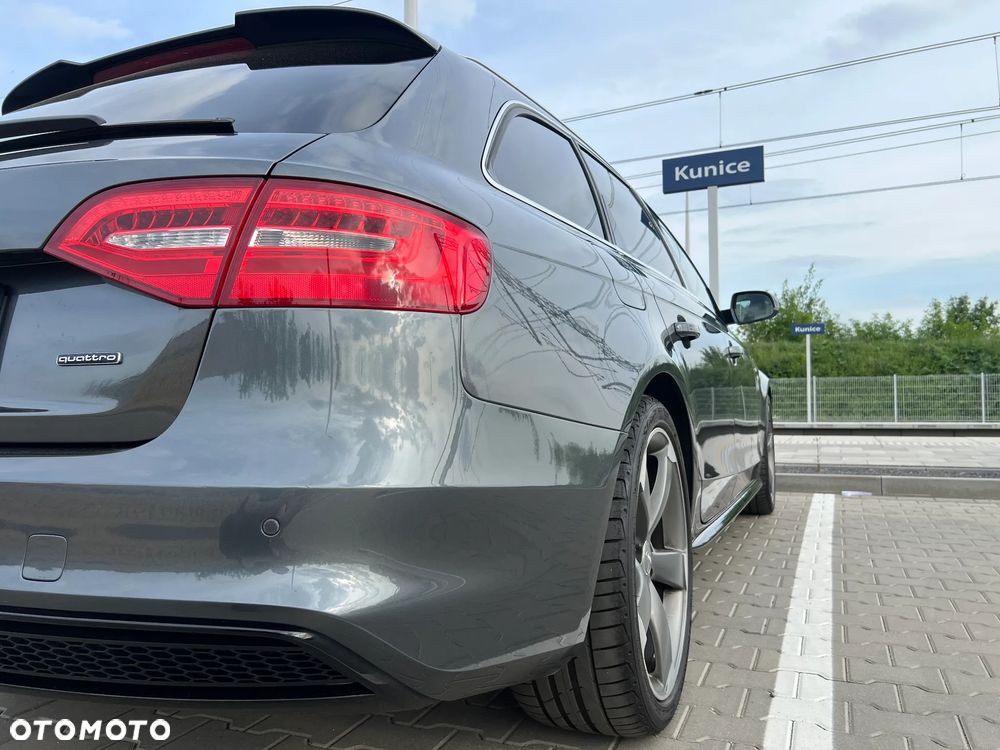 Audi A4 Avant 2.0 TDI DPF clean diesel quattro S tronic S line Sportpaket - 7