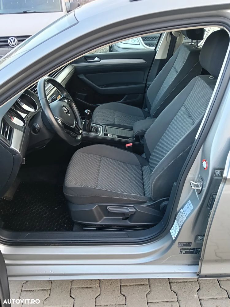 Volkswagen Passat - 8
