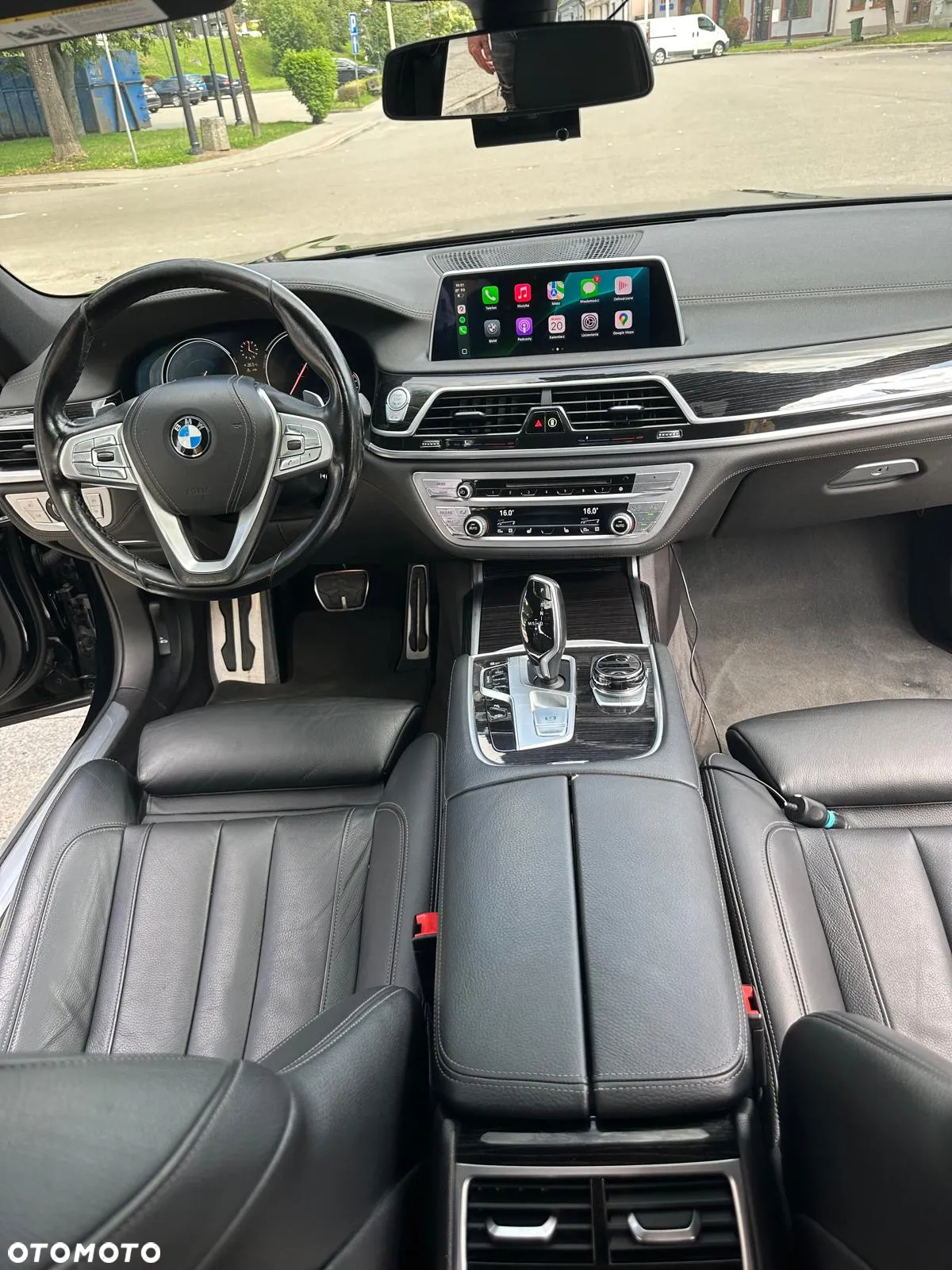 BMW Seria 7 740Li - 29