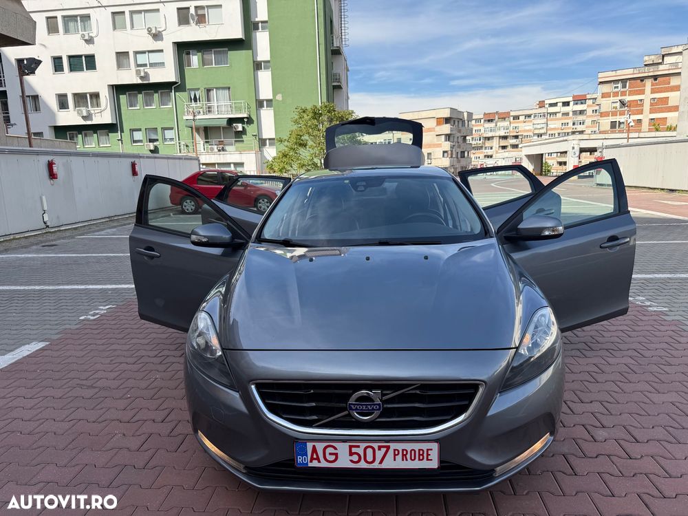 Volvo V40 D2 Powershift Momentum - 1