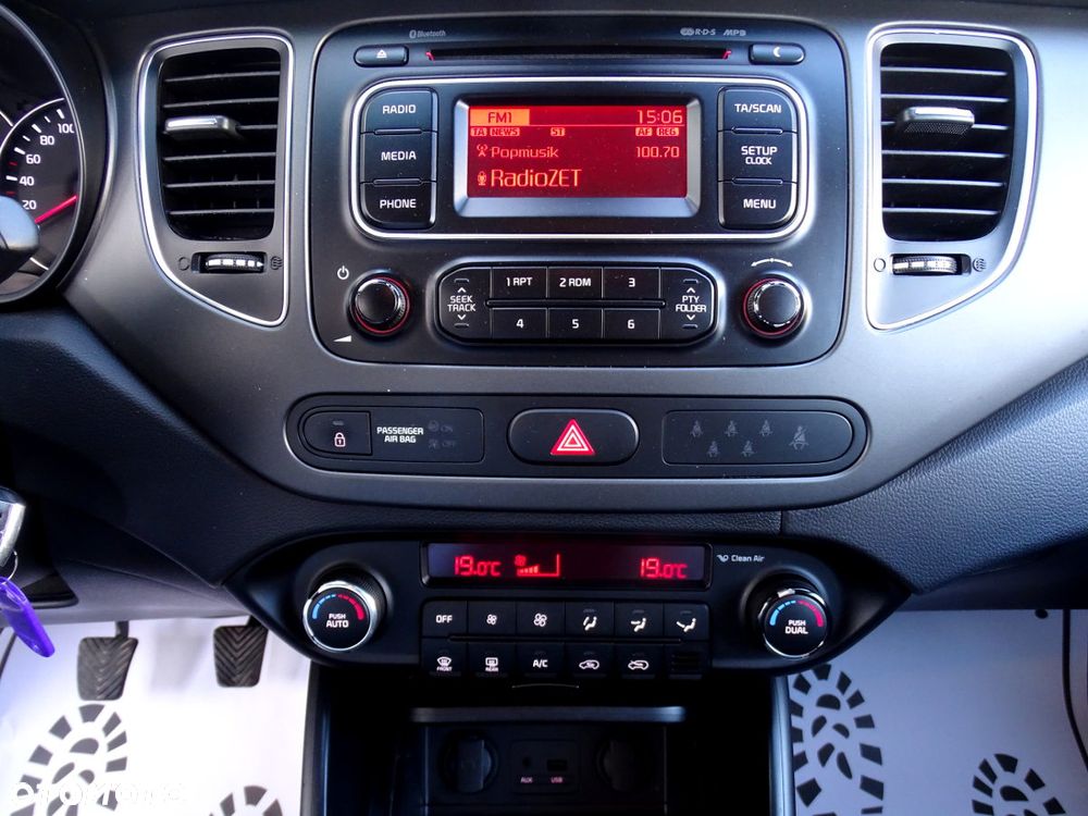 Kia Carens 1.7 CRDi M 7os EU6 - 23