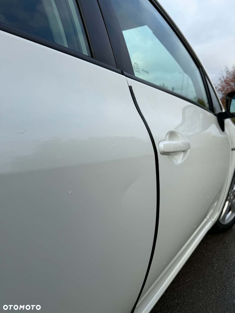 Toyota Auris 2011 photo 4