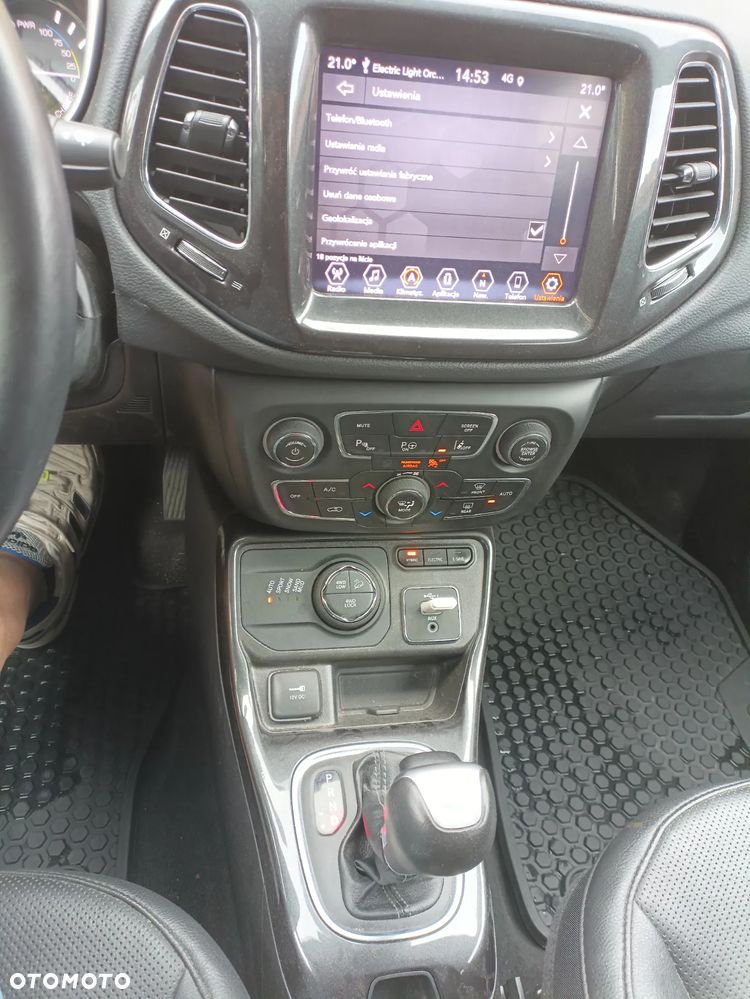 Jeep Compass 1.3 T-GDI 4xe PLUG-IN HYBRID Automatik Limited - 32