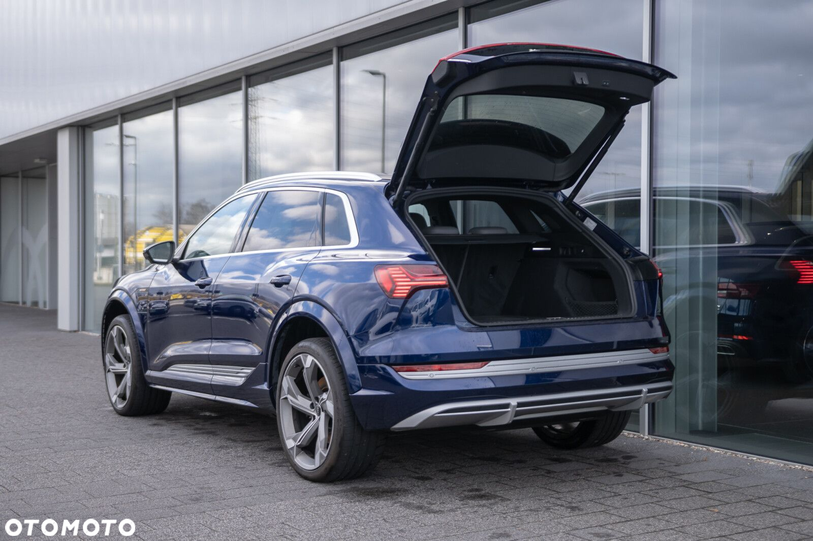 Audi e-tron - 12