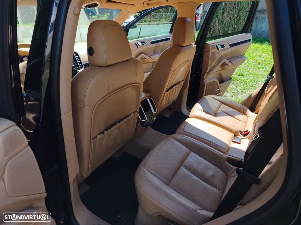Porsche Cayenne Platinum Edition - 8