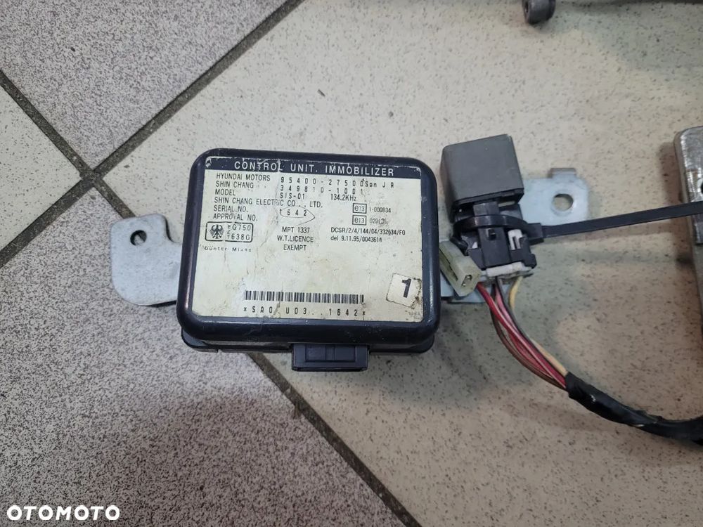 Zestaw startowy sterownik stacyjka Hyundai Coupe I Lift 1,6 16V 84kW 114KM 2000r 39140-23746 - 4