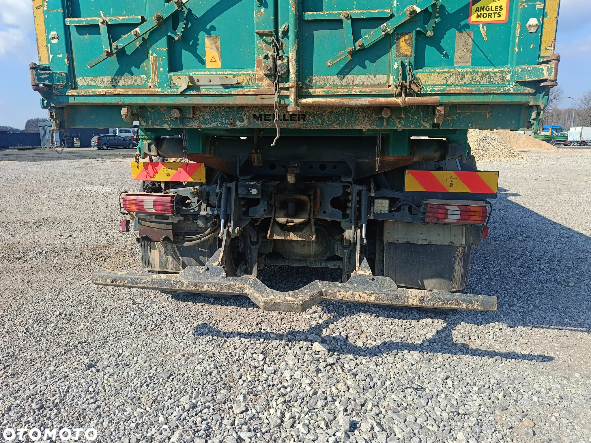 Mercedes-Benz Arocs 3243 - 16