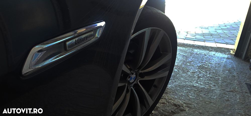 BMW Seria 5 520d xDrive AT - 14
