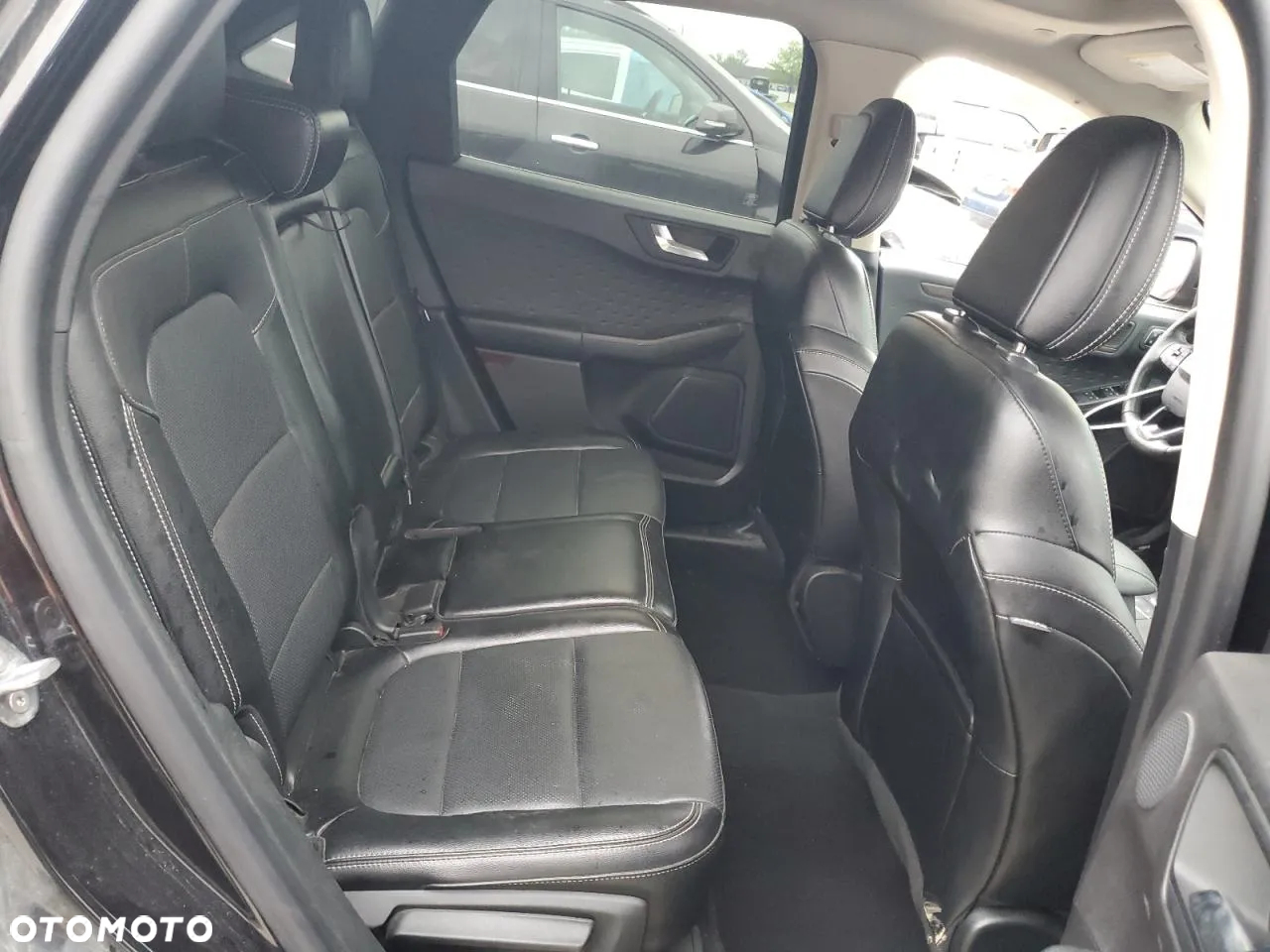 Ford Escape 2.0 EcoBoost AWD Titanium - 14