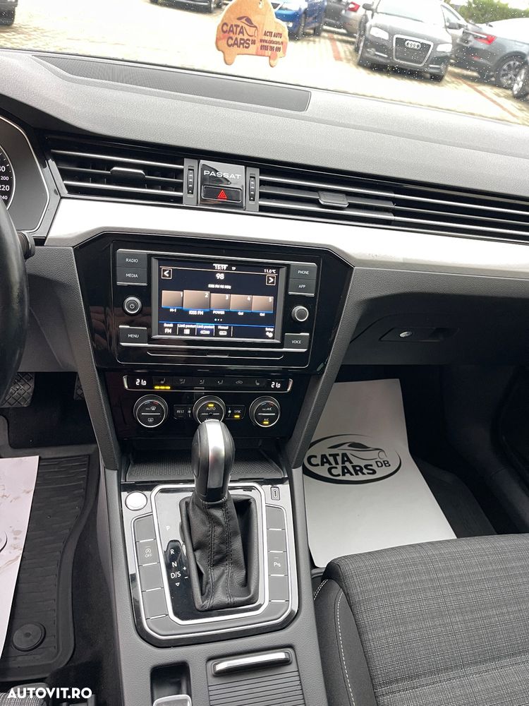 Volkswagen Passat - 31