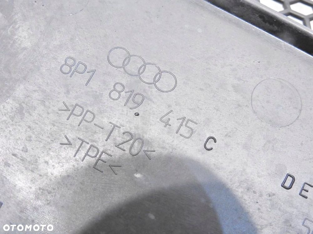 PODSZYBIE AUDI A3 8P 8P1819415C - 7