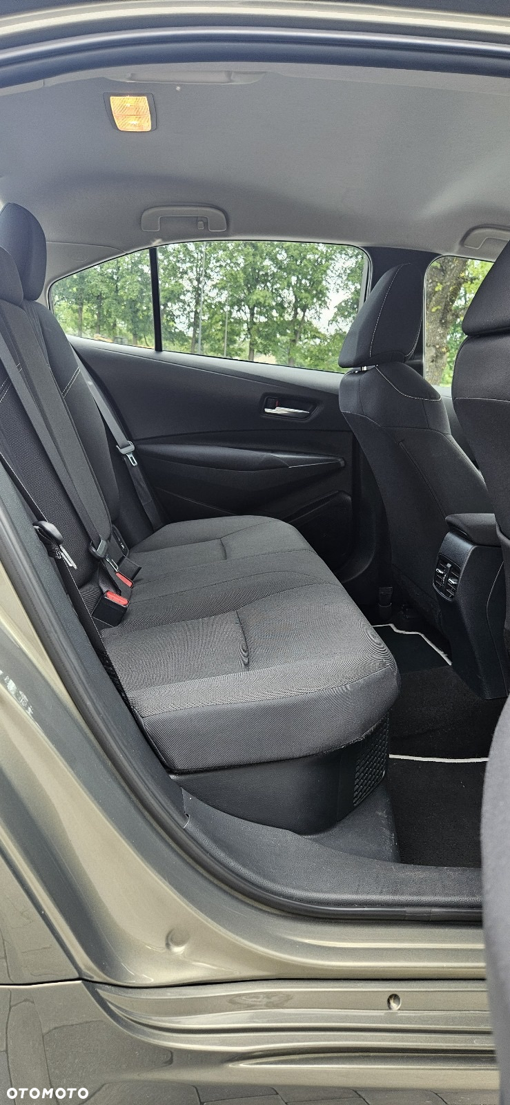 Toyota Corolla 1.8 Hybrid - 16