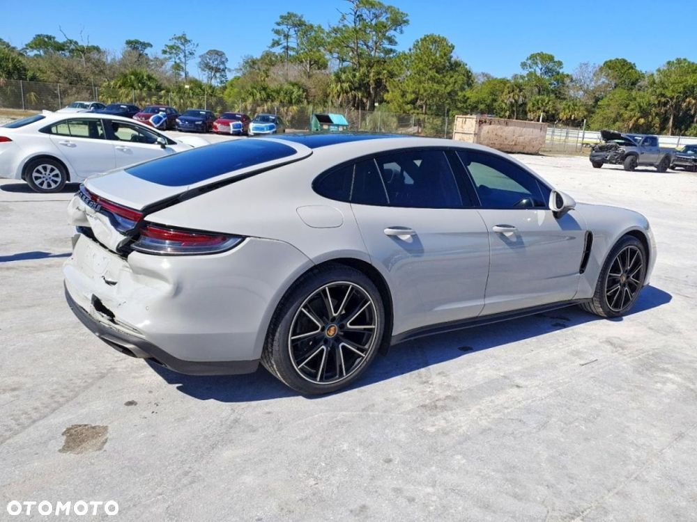 Porsche Panamera - 3