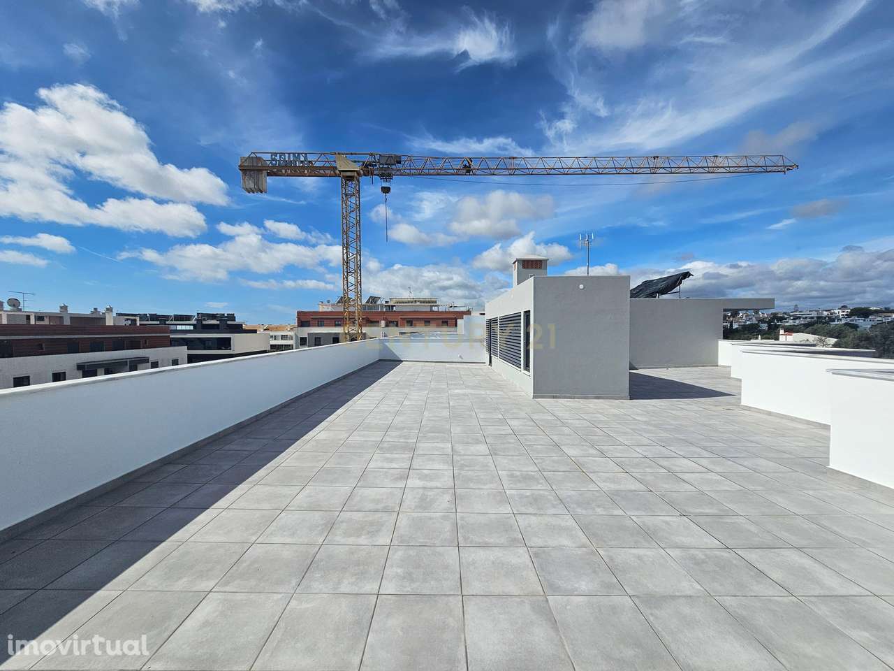 Apartamento T4 Top Floor com garagem em Box para 2 carros em Tavira - Grande imagem: 2/4