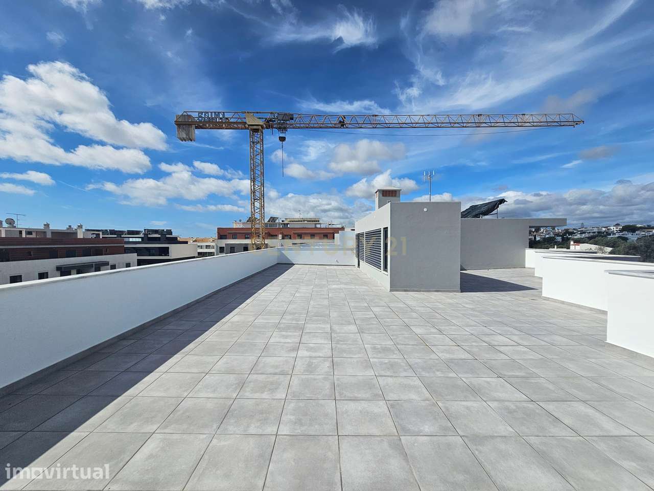 Apartamento T4 Top Floor com garagem em Box para 2 carros em Tavira - Grande imagem: 2/4