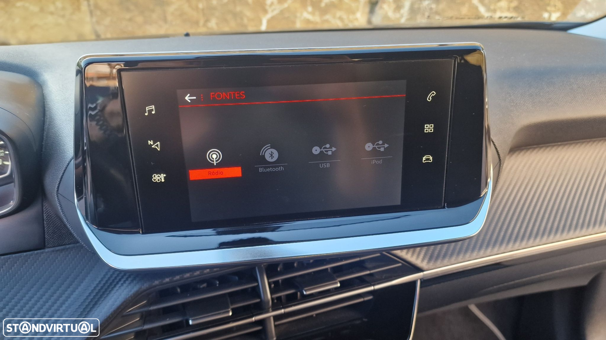 Peugeot 2008 1.5 BlueHDi Allure EAT8 - 23