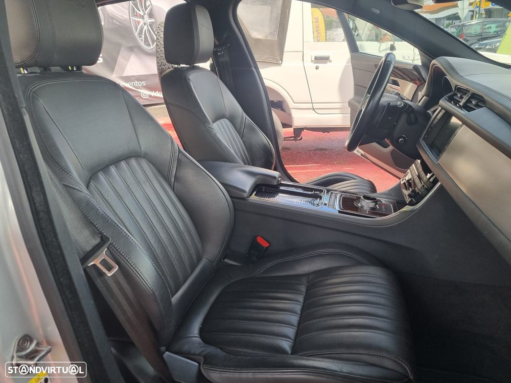 Jaguar XF 20d Aut. R-Sport - 31