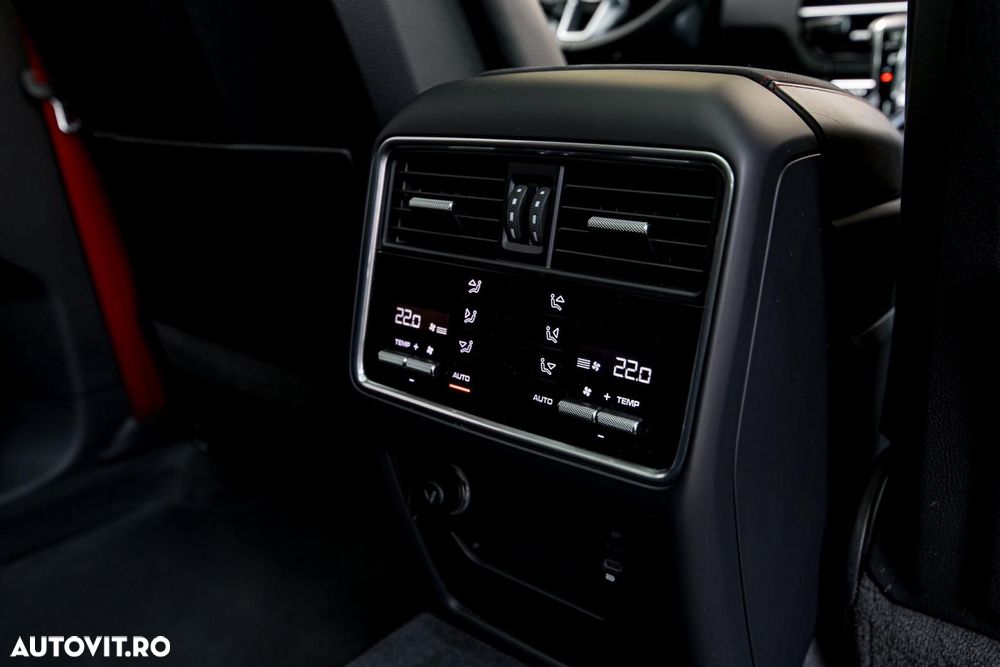 Porsche Cayenne - 31