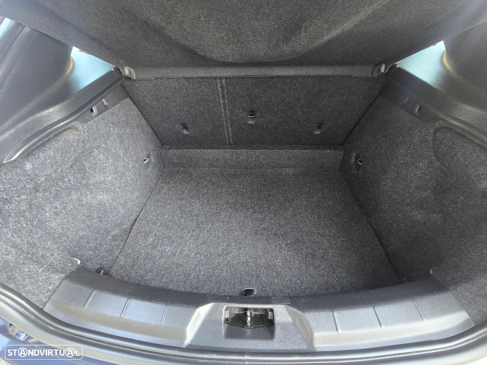 Volvo V40 D2 Powershift Momentum - 16
