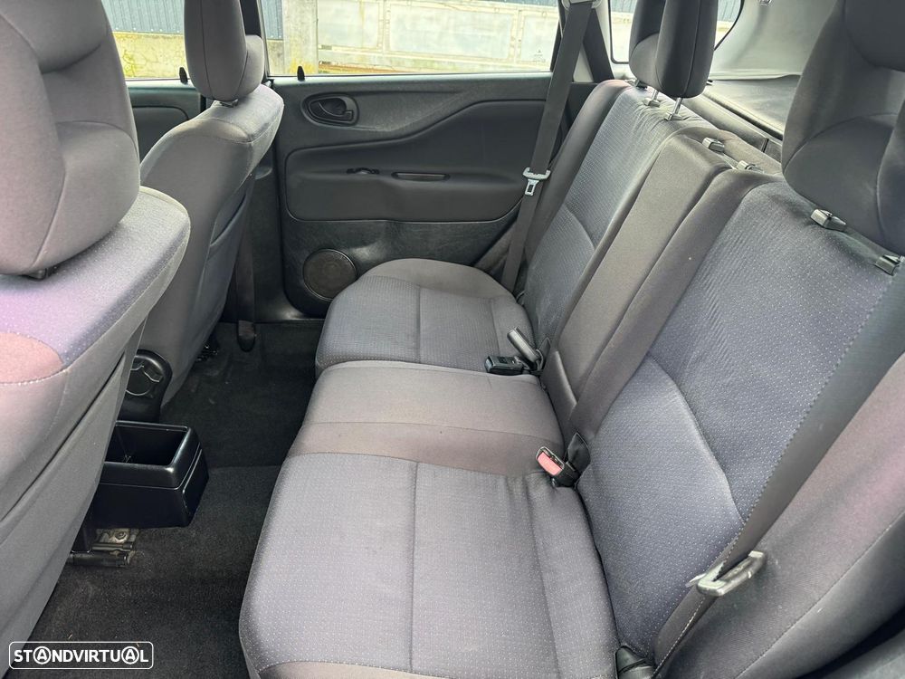 Mitsubishi Space Star - 6