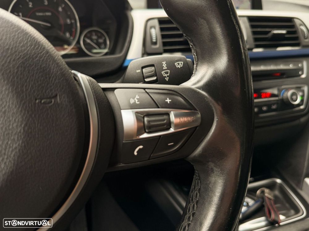 BMW 320 d Touring Pack M - 44