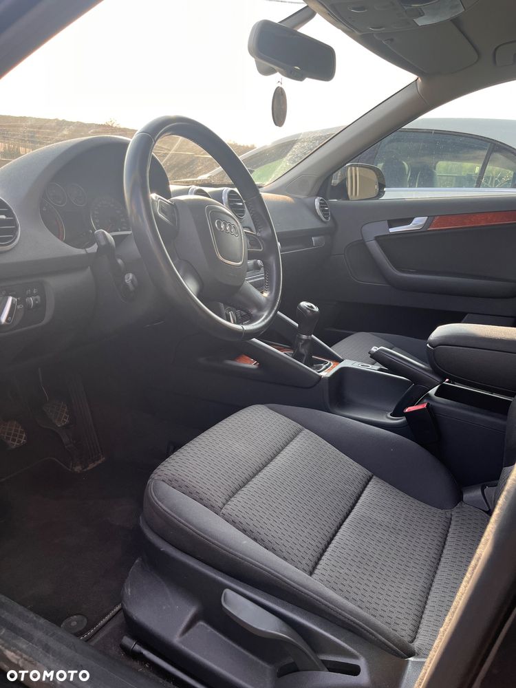 Audi A3 Sportback 1.6 TDI DPF Ambiente - 9