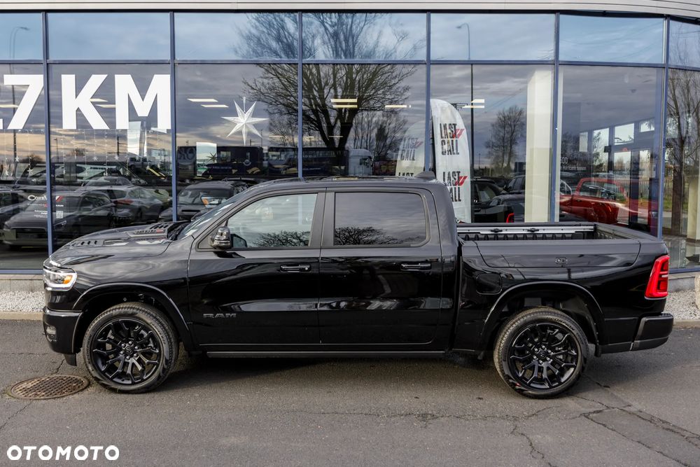 RAM 1500 Limited Night - 13