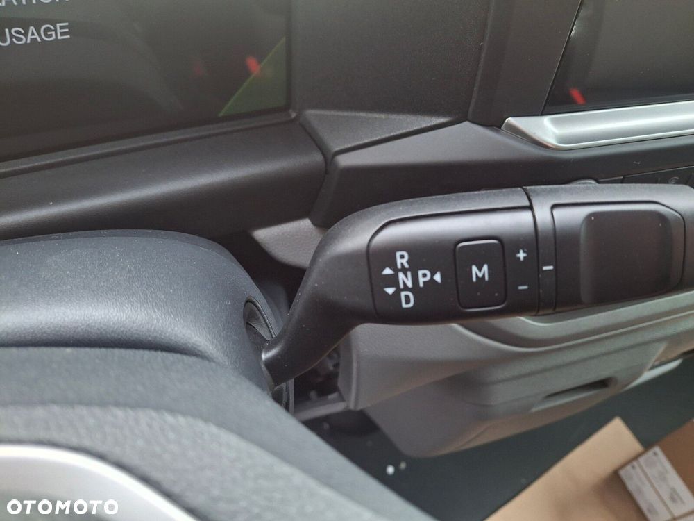 Volkswagen Caravelle - 21