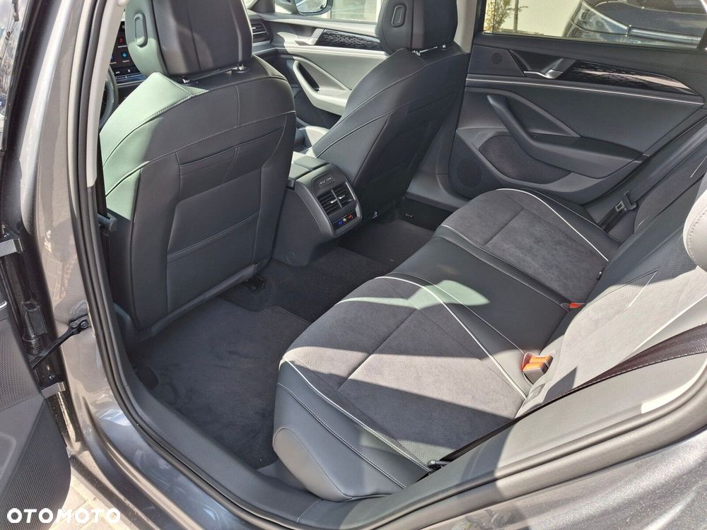 Volkswagen Passat - 15