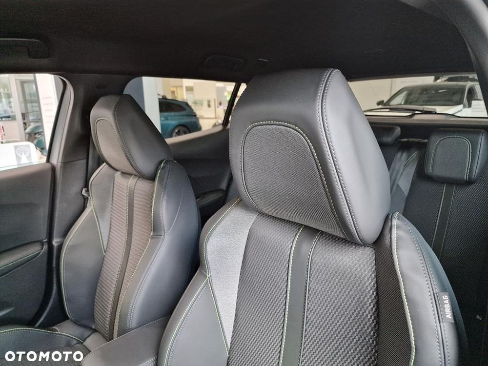 Peugeot 2008 PureTech mHEV GT e-DCS6 - 12