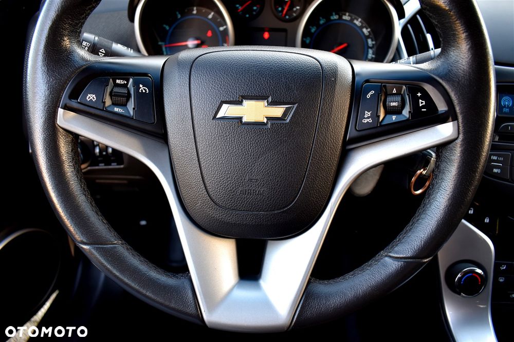 Chevrolet Cruze 1.6 LT+ - 30