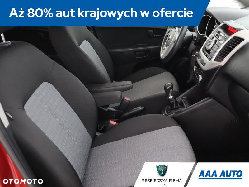 Kia Venga - 11