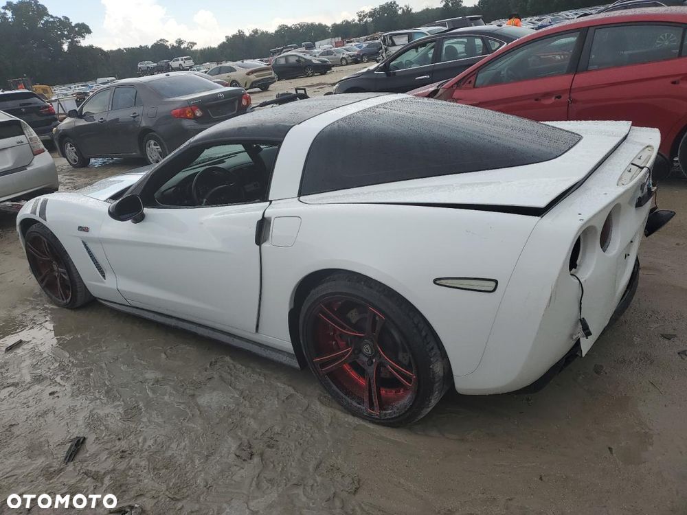 Chevrolet Corvette - 3
