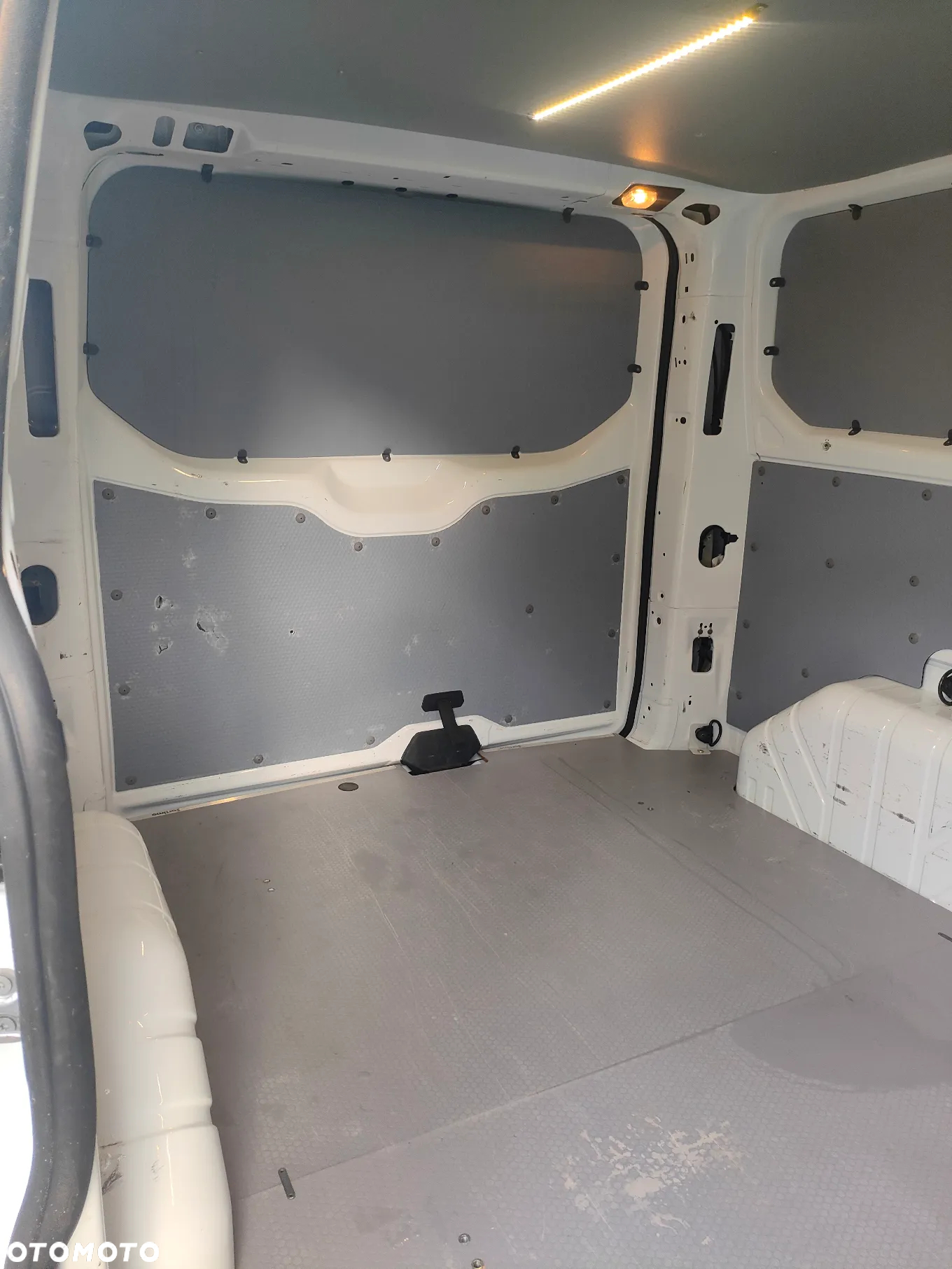 Ford TRANSIT CUSTOM 2019r 2,0 TDCI 130 KM L1H1 EURO 6  LEDY - 27
