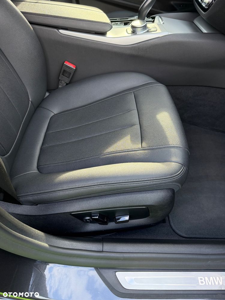 BMW Seria 5 518d Sport Line sport - 23