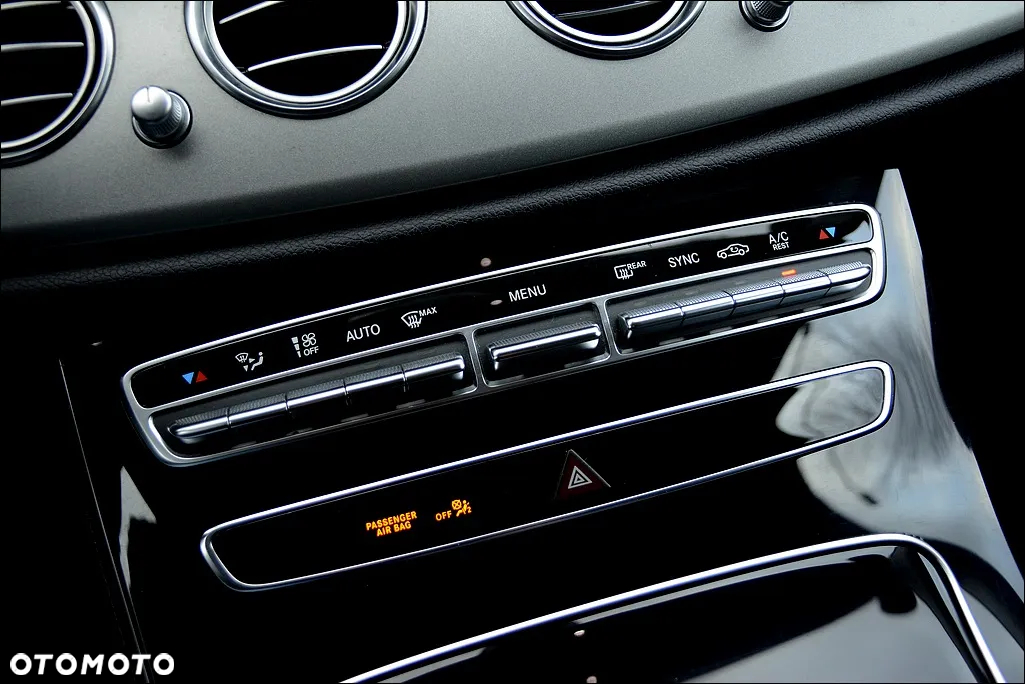 Mercedes-Benz Klasa E 200 d 9G-TRONIC - 31