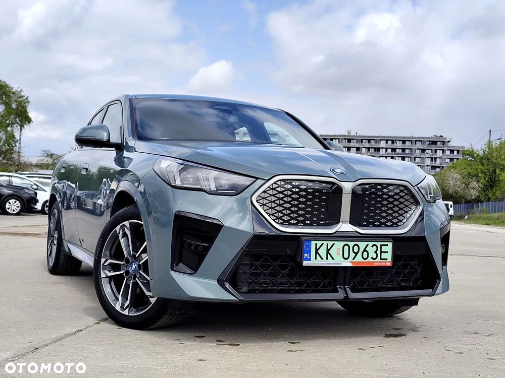 BMW iX2 xDrive30 66.5kWh M Sport - 3