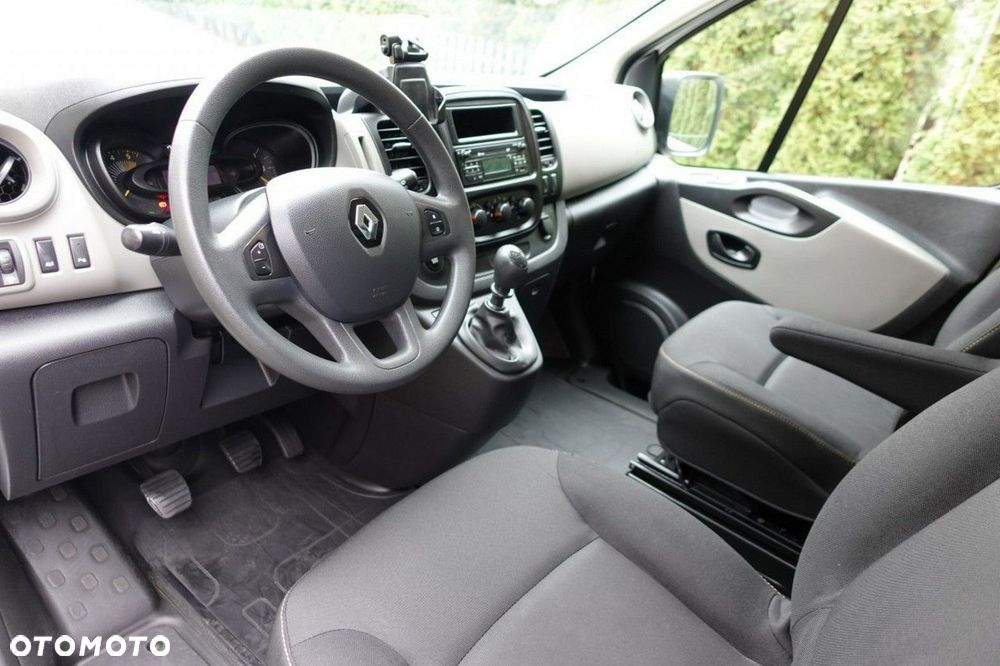 Renault Trafic - 12