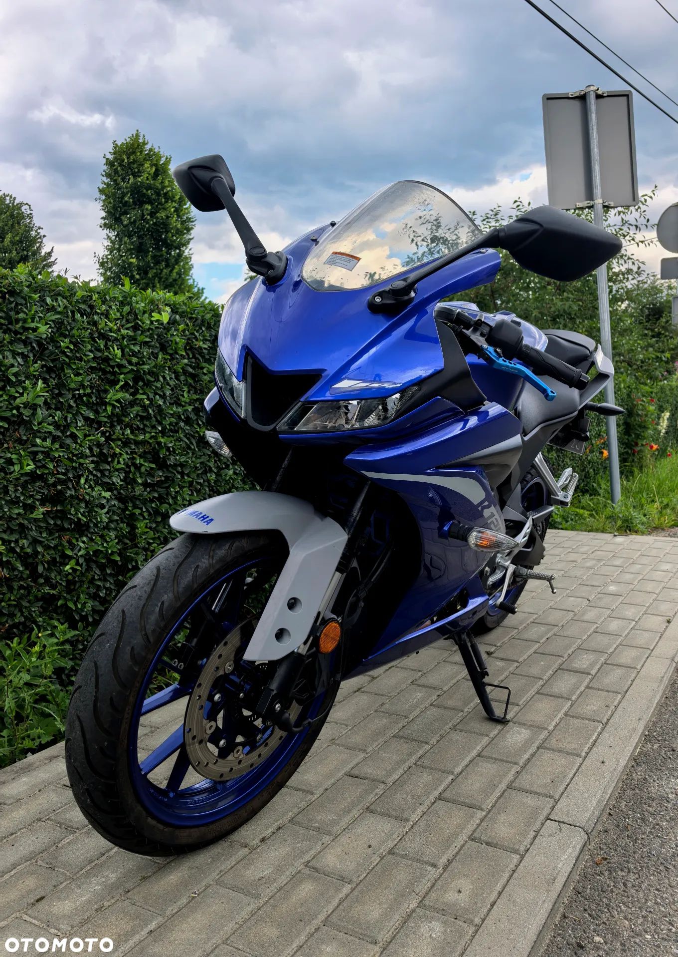 Yamaha YZF - 1