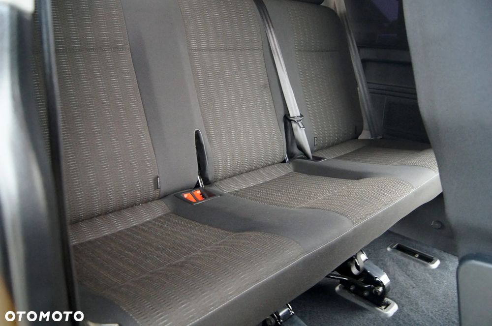 Volkswagen Caravelle - 21