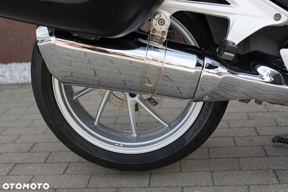BMW R - 8