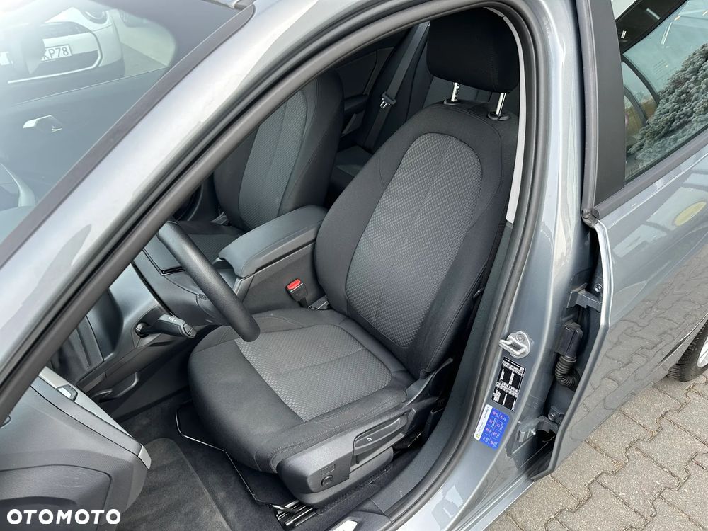 BMW Seria 1 118i - 11