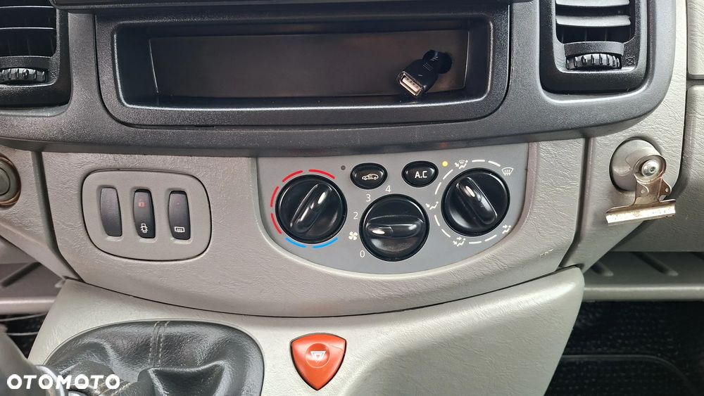Opel VIVARO - 33