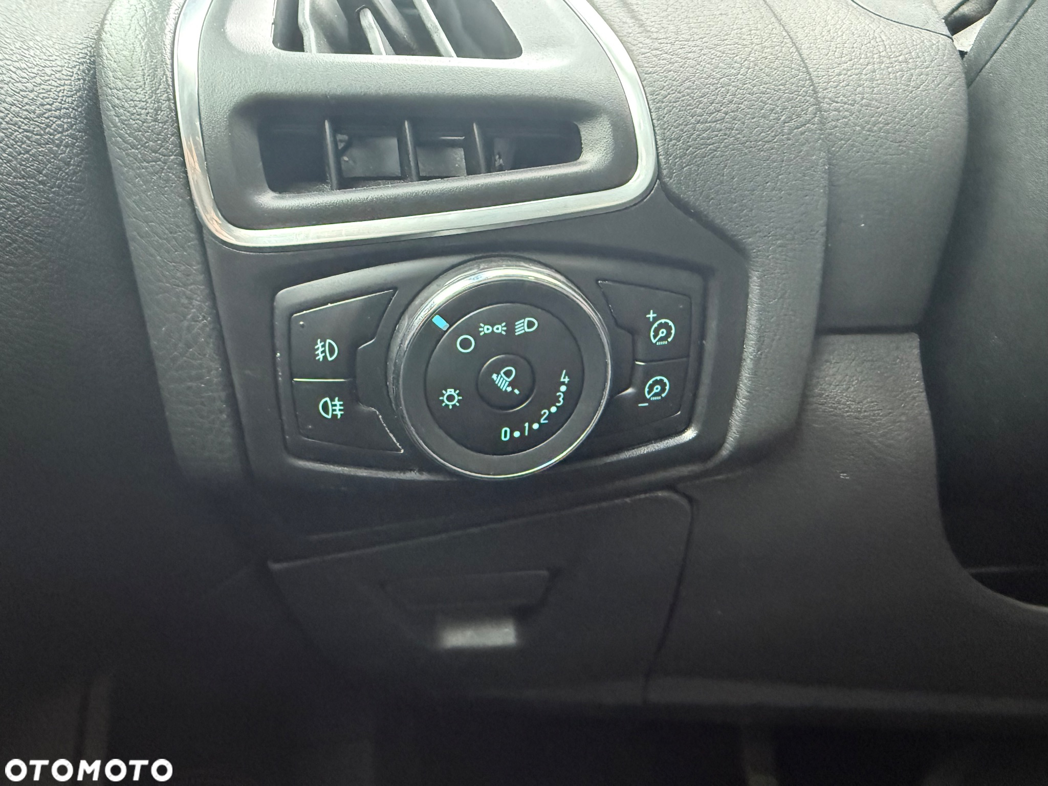 Ford Focus 1.6 TI-VCT Titanium - 19