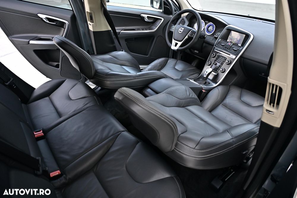 Volvo XC 60 D5 AWD Aut. RDesign - 3