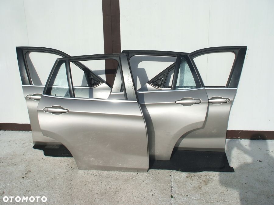 BMW X1 E84 DRZWI lewe tył tylne Kaschmirsilber A72 - 1