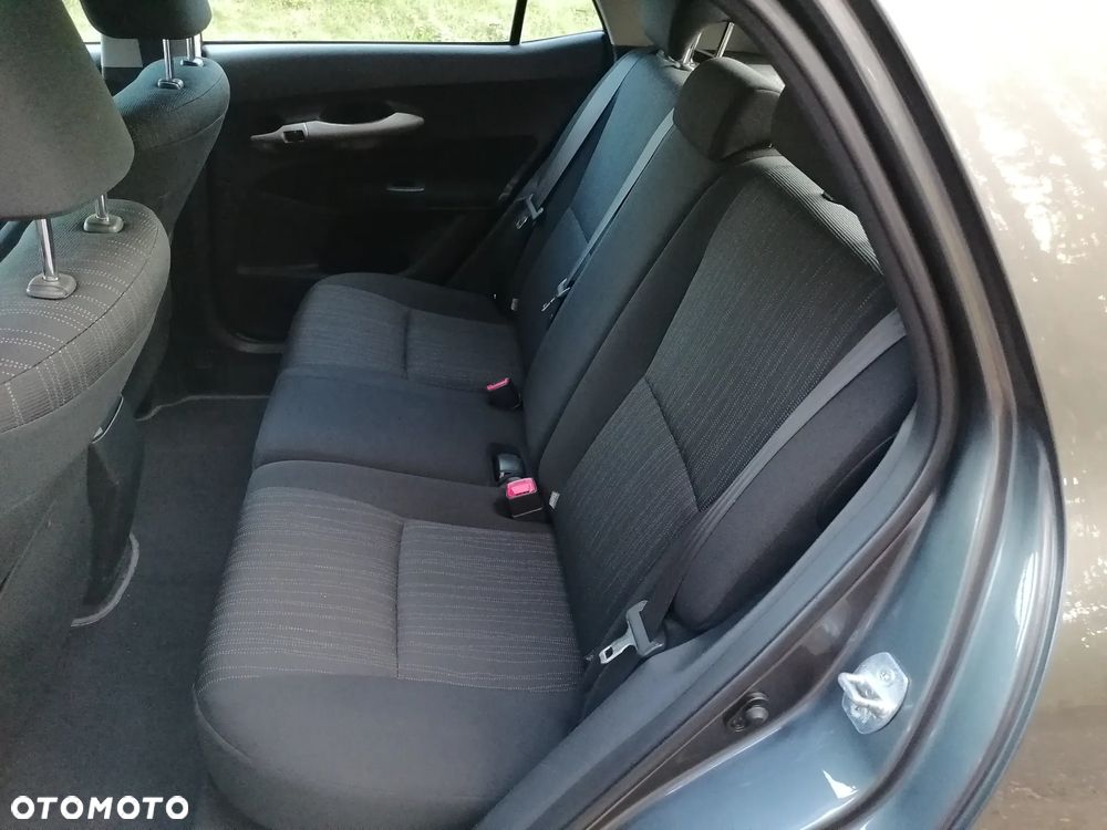 Toyota Auris - 13