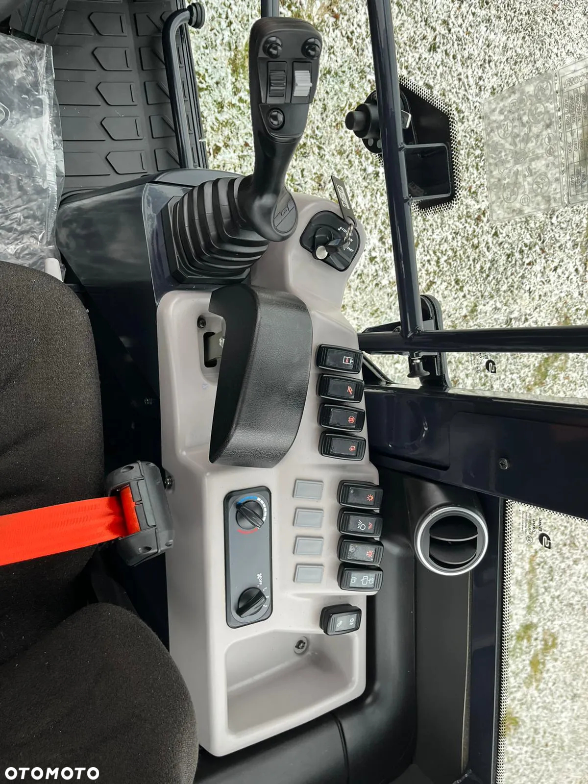 Kubota R070 - 3