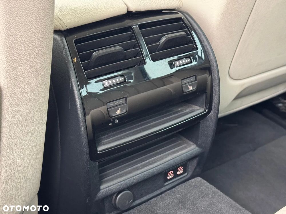 BMW Seria 5 520i - 27