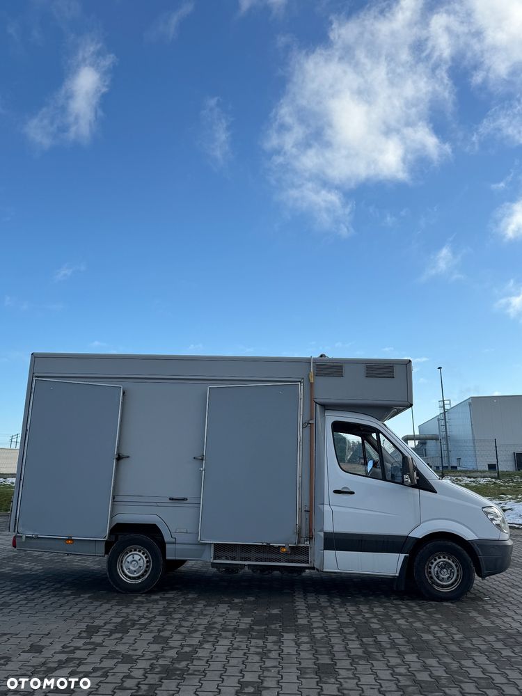 Mercedes-Benz Sprinter - 4
